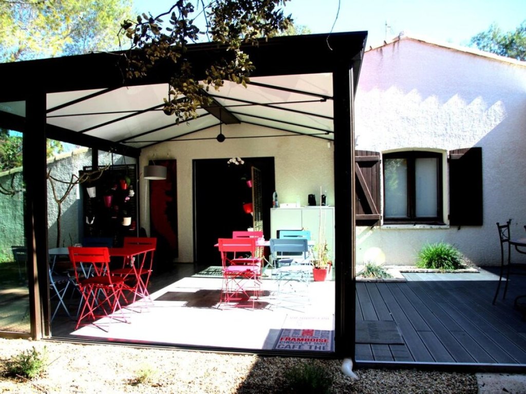 acces-jardin-terrasse-pelouse-maison-hote-montpellier