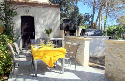 petit-dejeuner-confiture-croissants-jus-orange-gateaux-chambre-hote-montpellier-herault