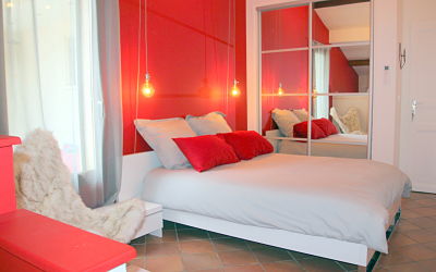 chambre-persee-lit-deux-places-lit-enfant-petit-coin-salon-decoration-ambiance-maison-hote-montpellier-herault
